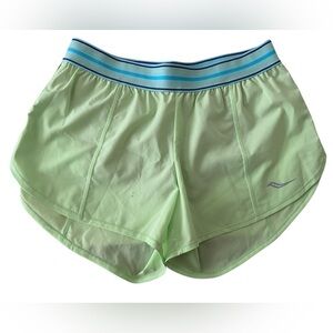 Saucony | Shorts - Women’s Medium